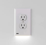 OUTLET WALL PLATE WITH LED NIGHT LIGHTS